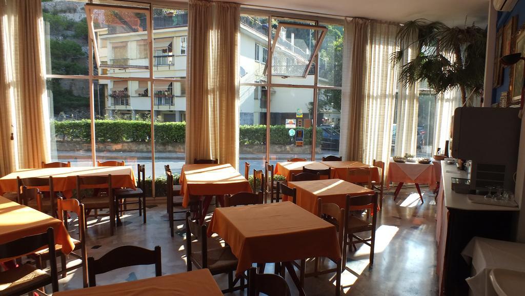 פינאלה ליגורה Hotel Colibri מראה חיצוני תמונה
